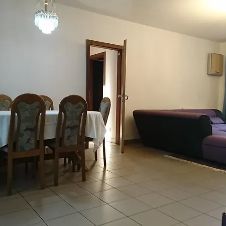 Apartament Plaza Luxory *